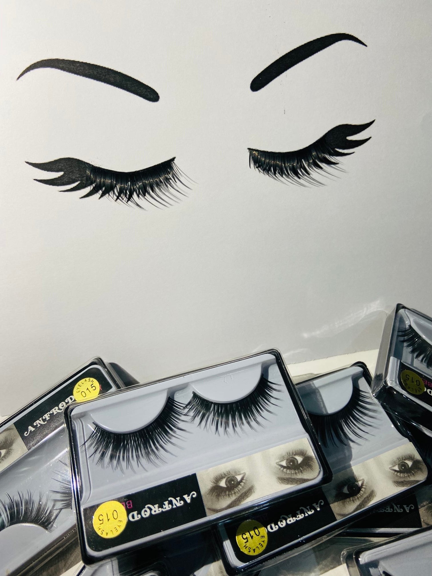 Premium Lashes with Strong Adhesive – Lightweight, Reusable & Long-Lasting Hold - Fairyfixofficial