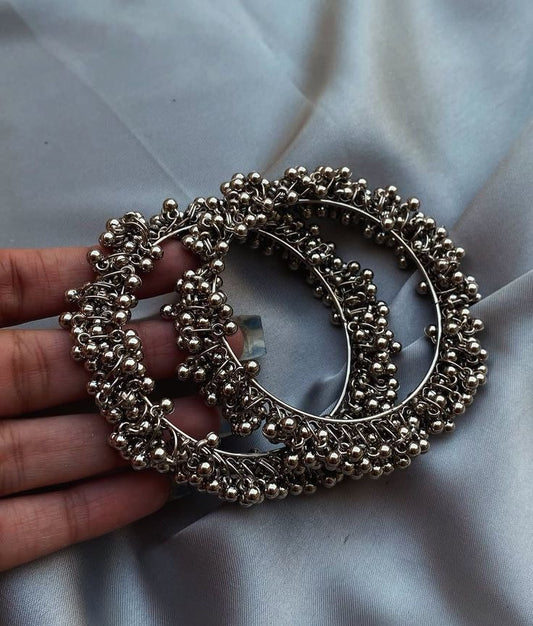 Silver Pearl Gajra Kara