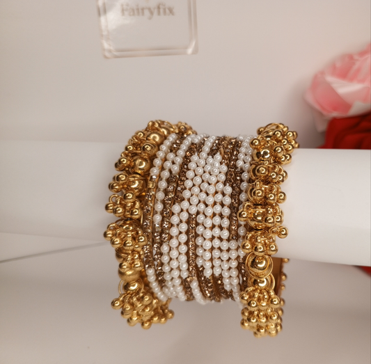 Bangles choorian with white Gajra Kara ✨| Two Dozen in each set🫶🏻 - Fairyfixofficial